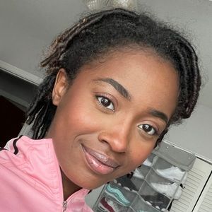 Meet your Posher, Mya